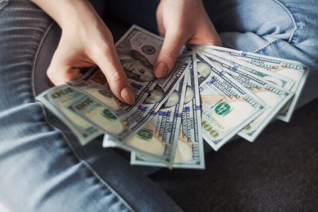 counting cash