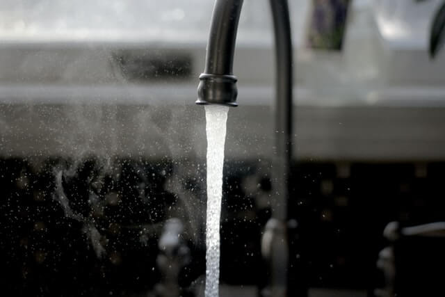 tap water running